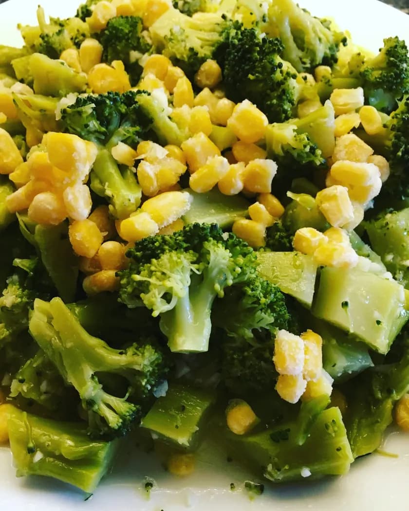 Zeytinyağlı Brokoli Salatası görseli
