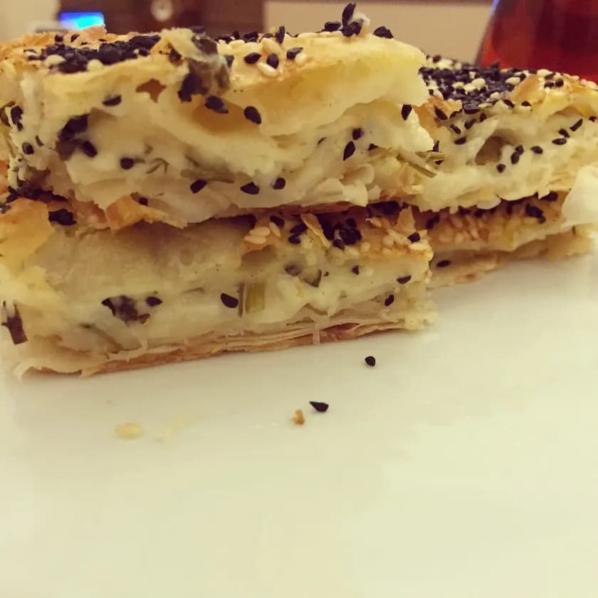 Dereotlu ve Maydanozlu Peynirli Börek görseli