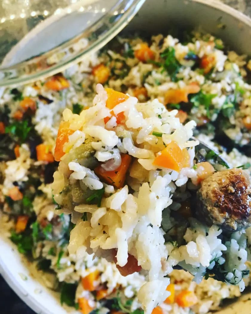 Patlıcanlı ve Köfteli Pilav görseli