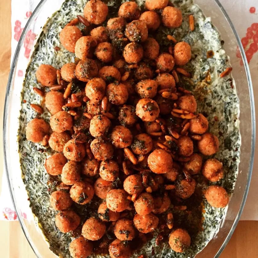Bulgur Köfteli Ispanak Salatası