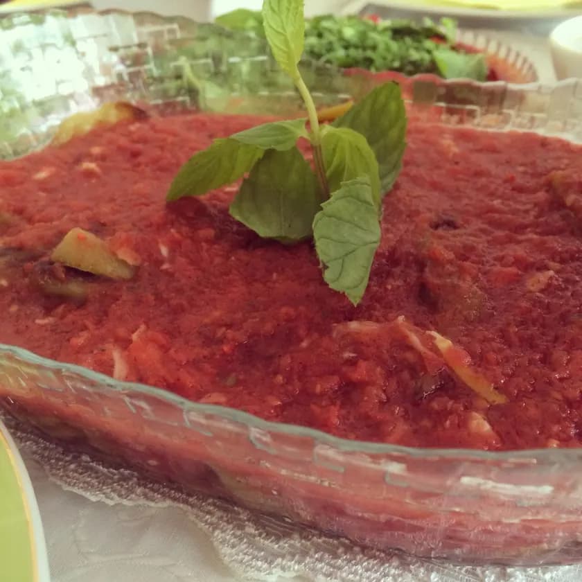 Domates Soslu Yeşil Biber Salatası