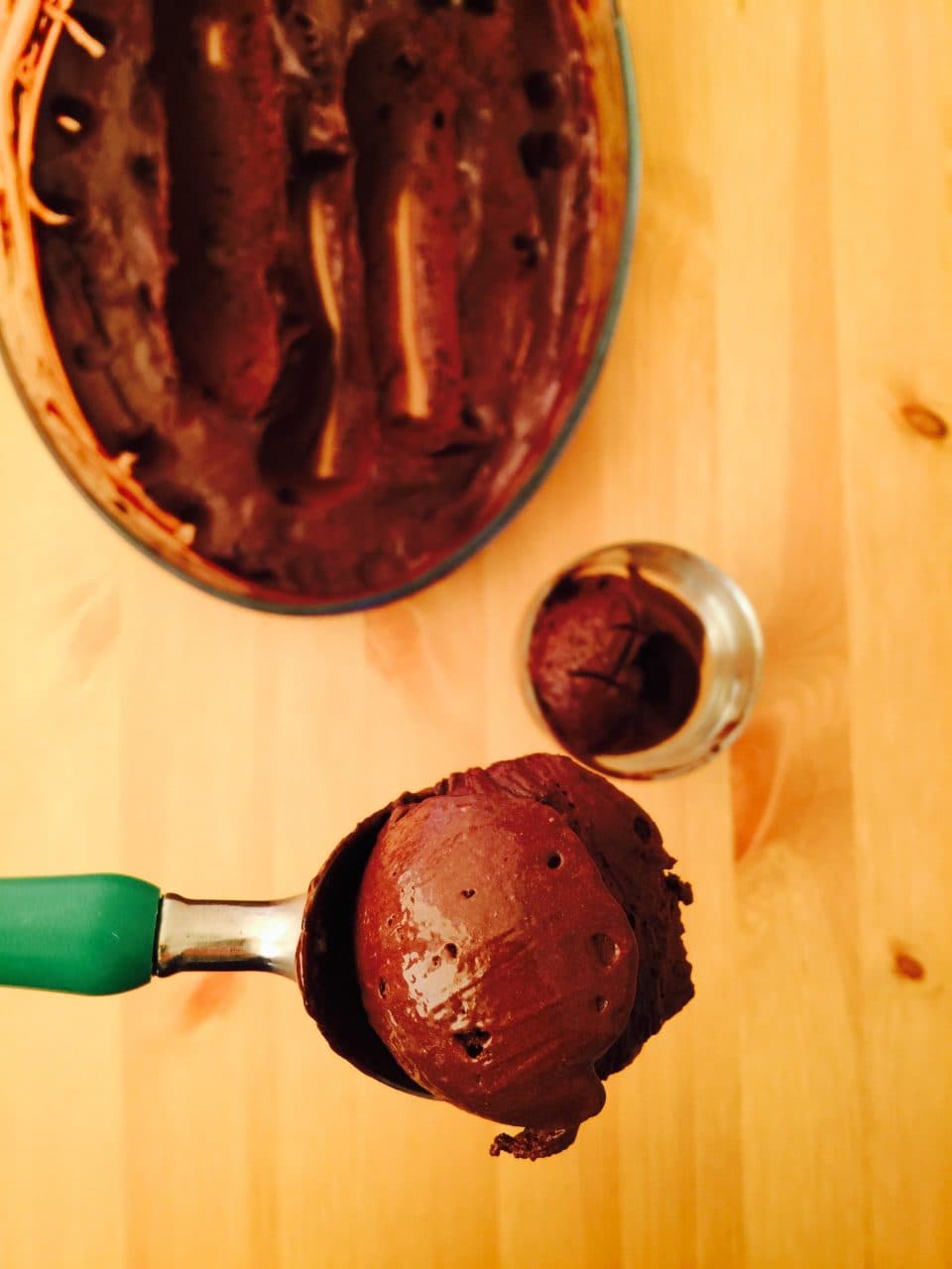 Ev Yapımı Çikolatalı Dondurma görseli