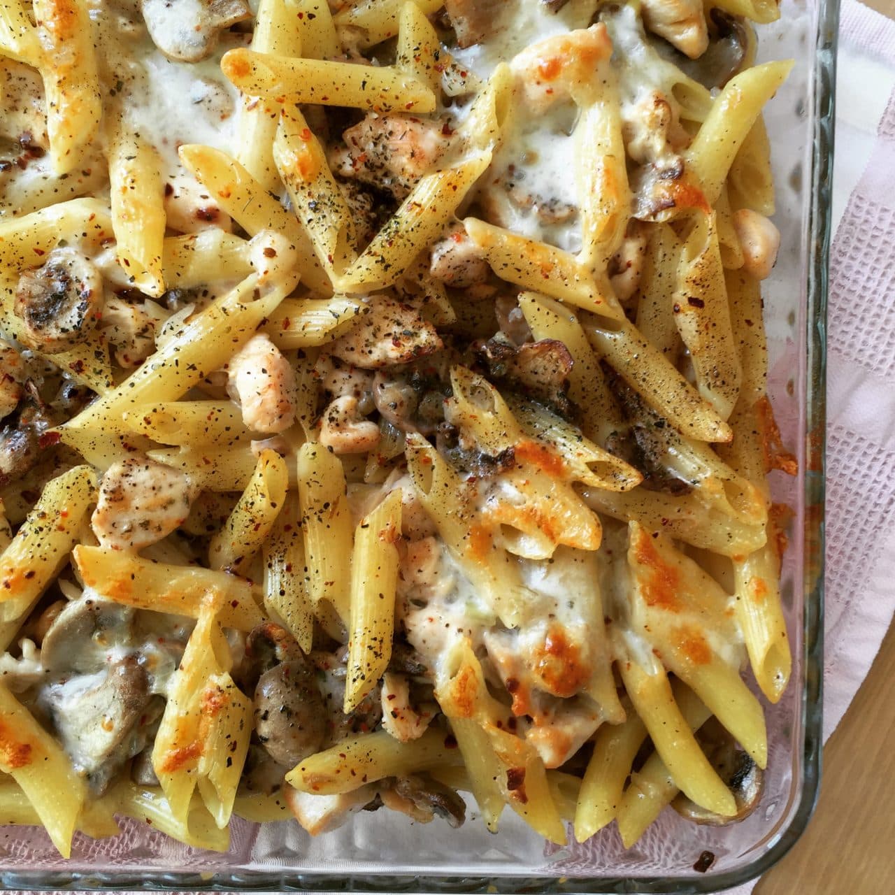 Kremalı, Mantar ve Tavuklu Makarna görseli