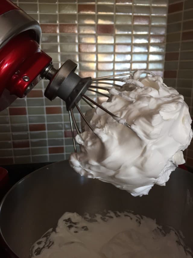 Çikolata Kremalı Çilekli Pasta detay 1