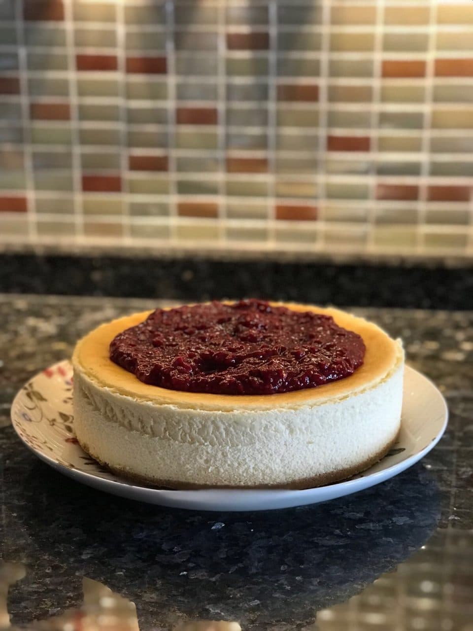 Frambuazlı Soslu Cheesecake görseli