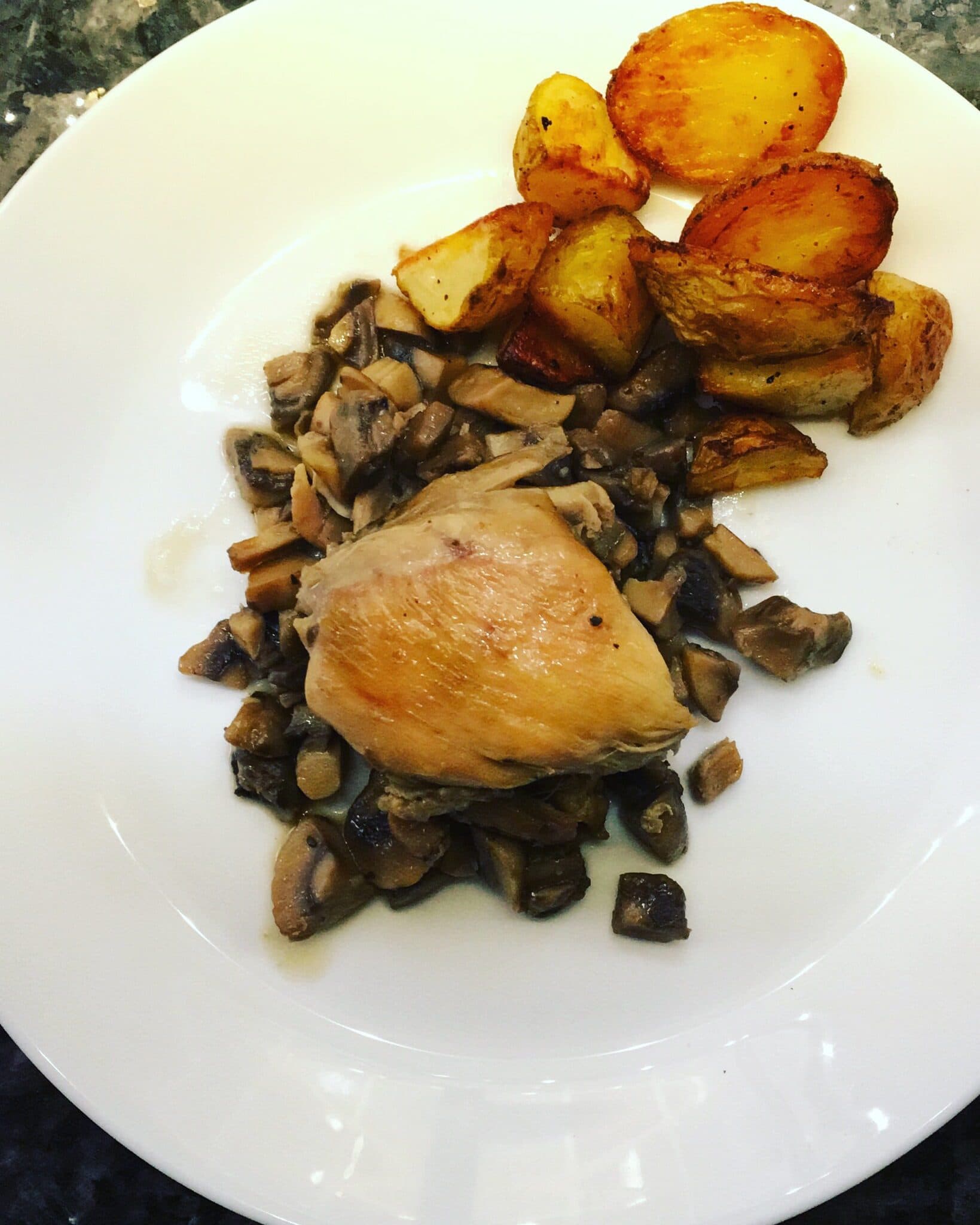 Tencerede Mantarlı Tavuk görseli