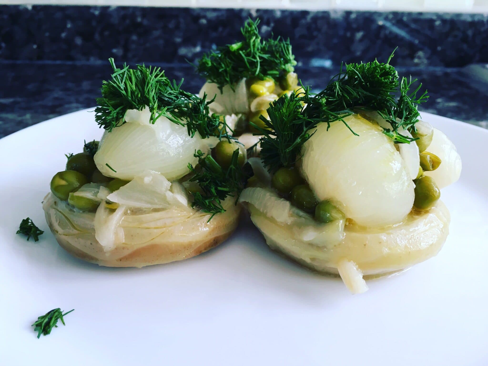 Minik Soğanlı ve Bezelyeli Enginar görseli