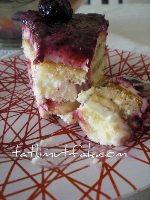 Böğürtlenli Pasta görseli