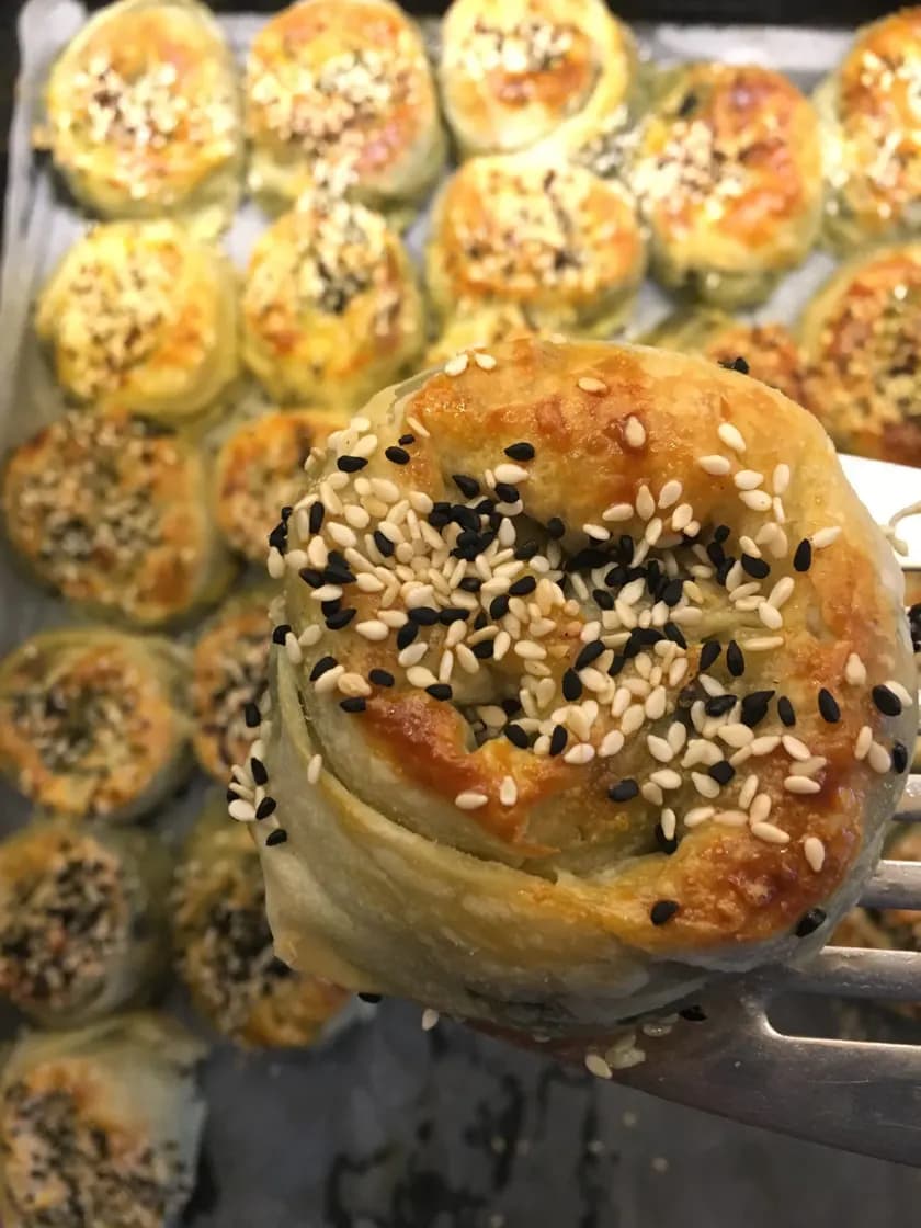 Ispanaklı Gül Böreği
