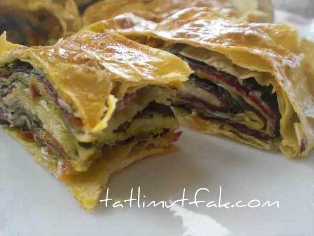 Üç Renkli Börek