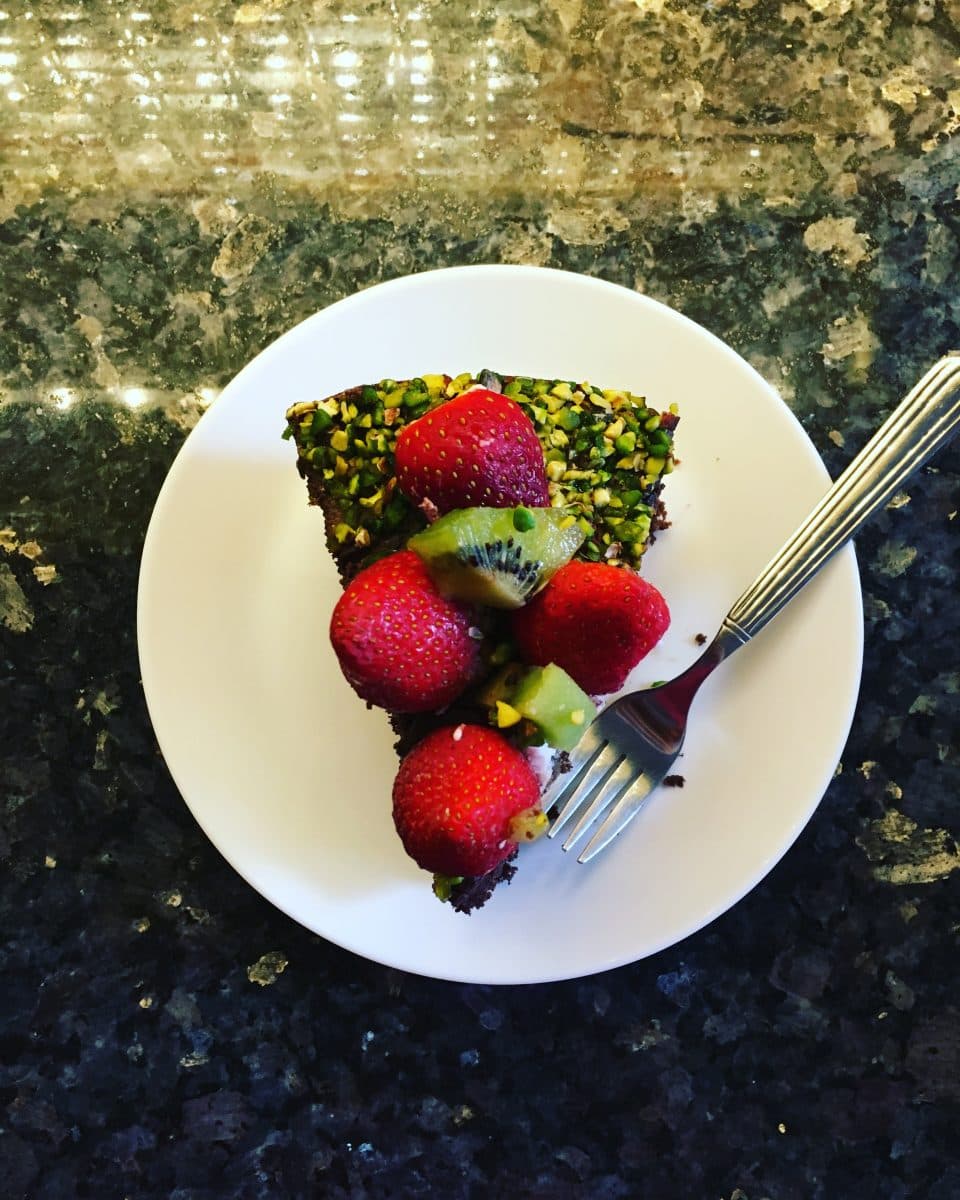 Çilekli ve Fıstıklı Pasta detay 1