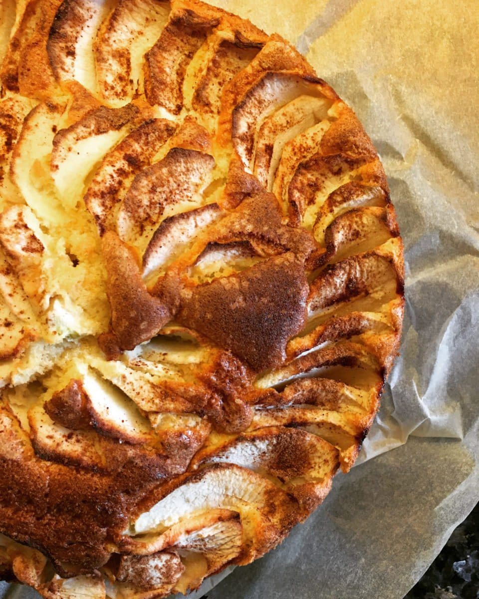 Vanilya Soslu Elmalı Kek detay 1